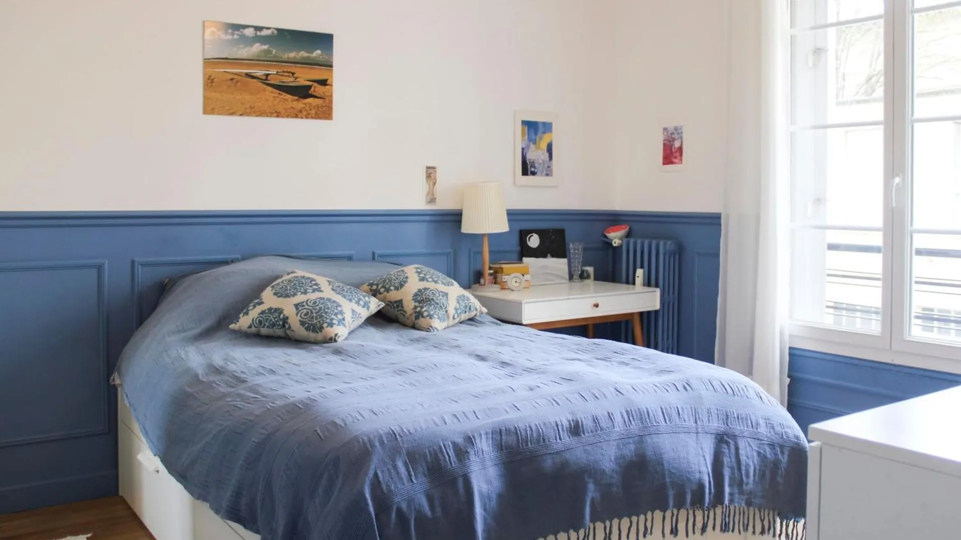 Апартаменты Spacious Family Nest Facing Square Des Epinette Париж