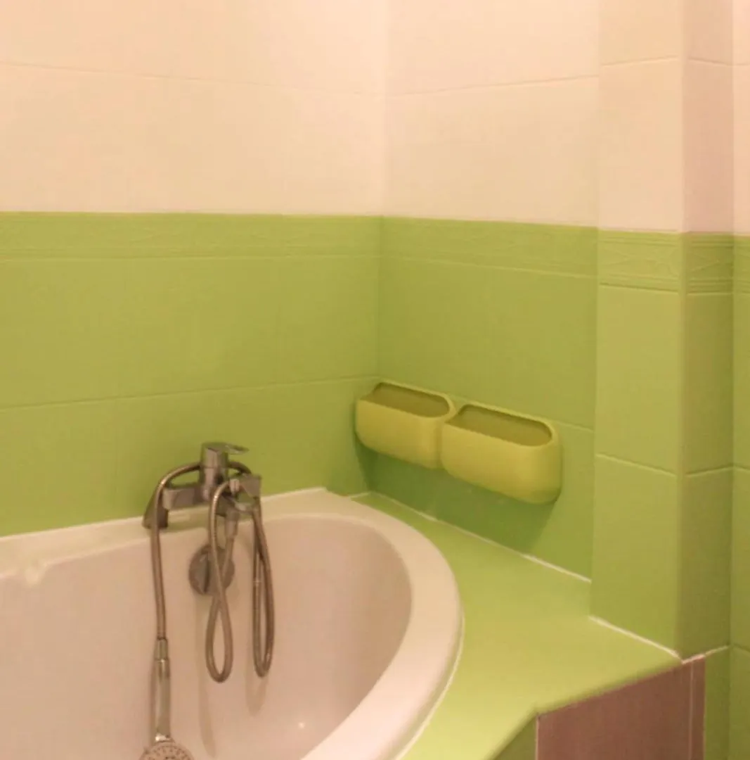 Spacious Family Nest Facing Square Des Epinette Париж
