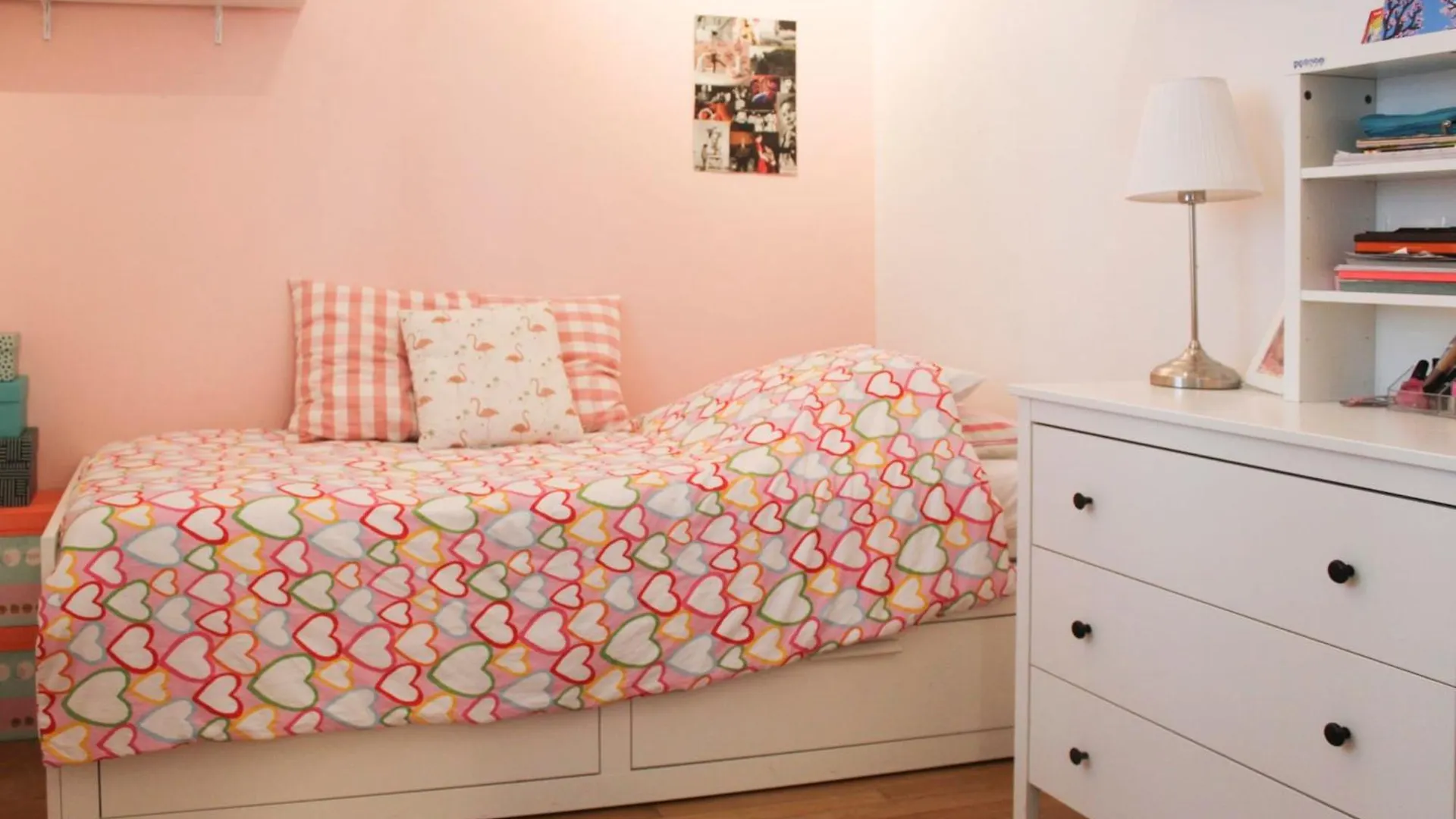 Апартаменты Spacious Family Nest Facing Square Des Epinette Париж
